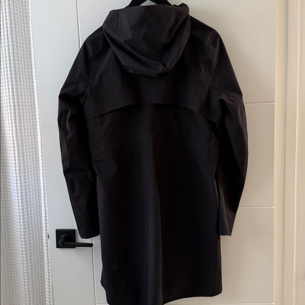 Lululemon Rain Shell Jacket - Picture 4 of 10